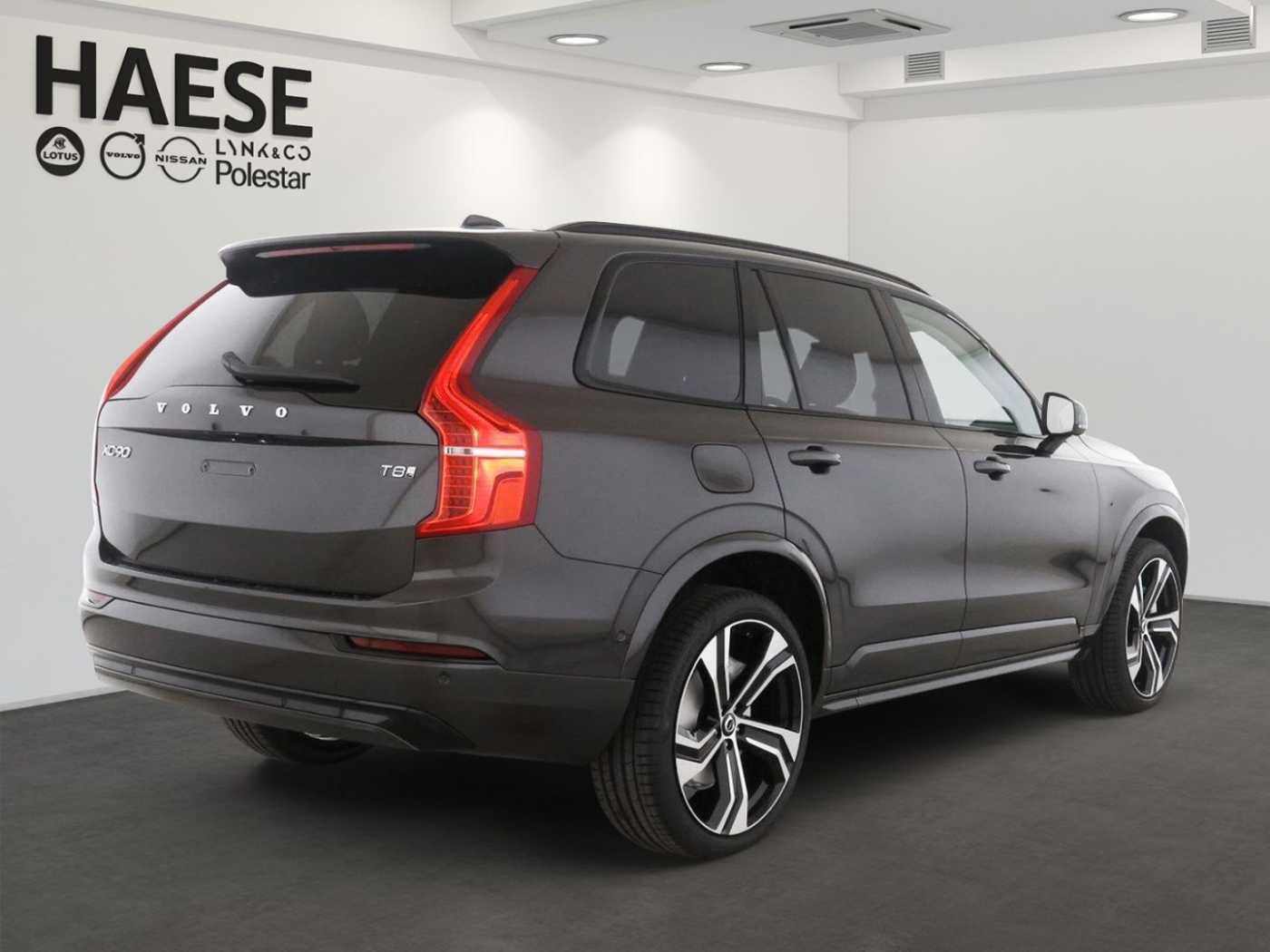 Volvo  Ultra Dark Plug-In Hybrid AWD T8 Twin Engin