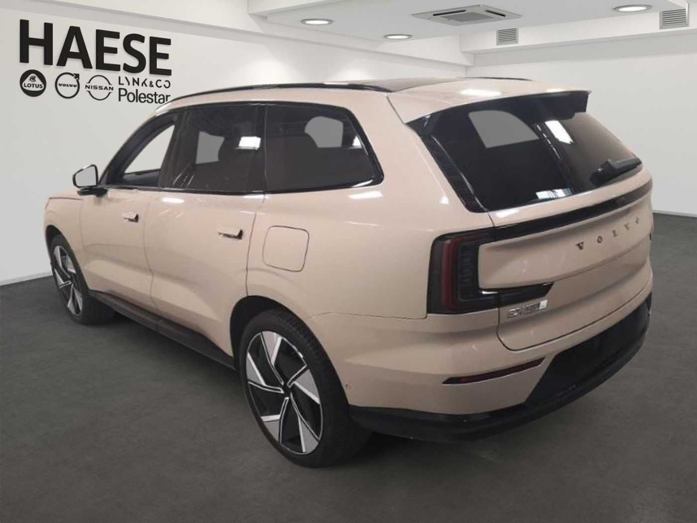 Volvo  Ultra Performance Pure Electric AWD Twin 7-