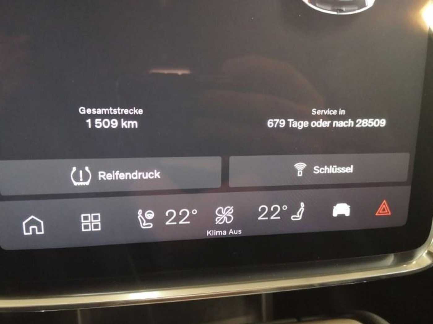 Volvo  Ultra Performance Pure Electric AWD Twin 7-