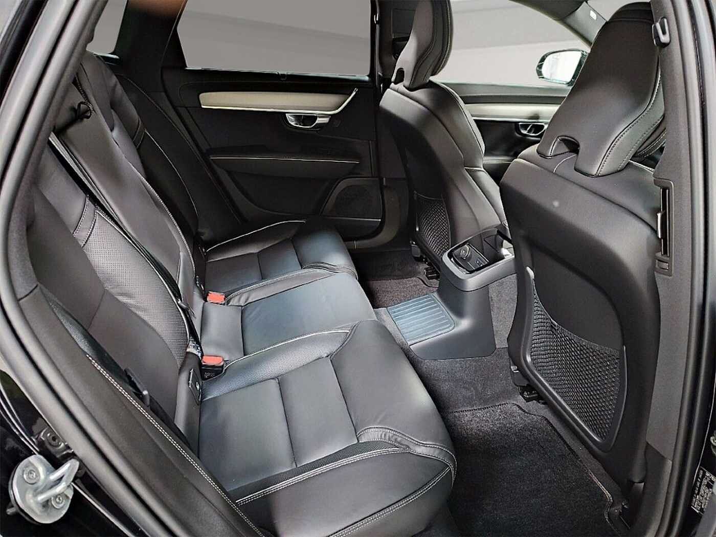 Volvo  Plus Dark Plug-In Hybrid AWD T6 EU6d Nappa L