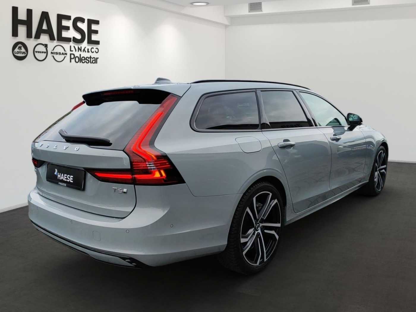 Volvo  T6 Plus Dark Recharge Plug-In Hybrid AWD EU6