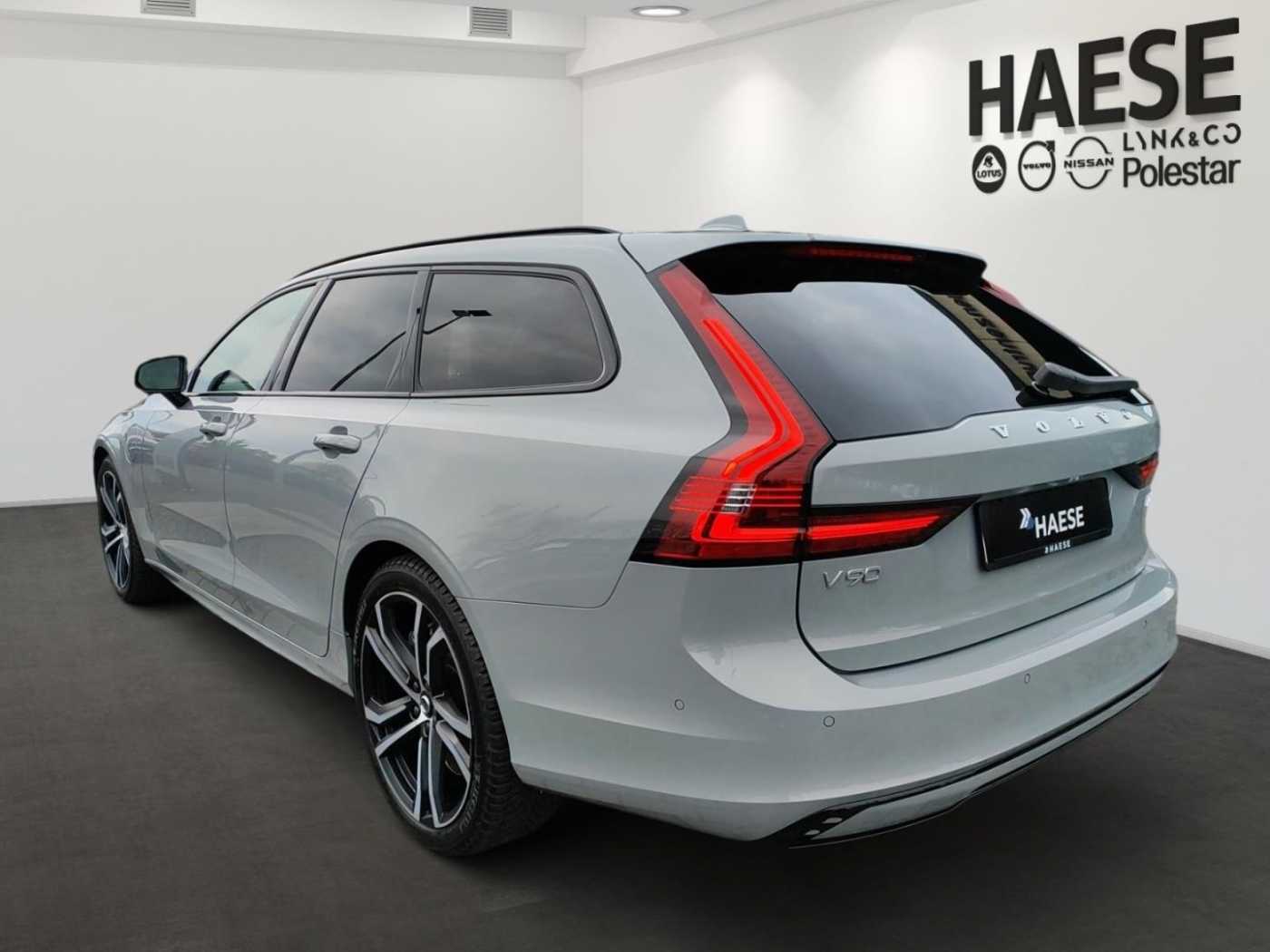 Volvo  T6 Plus Dark Recharge Plug-In Hybrid AWD EU6