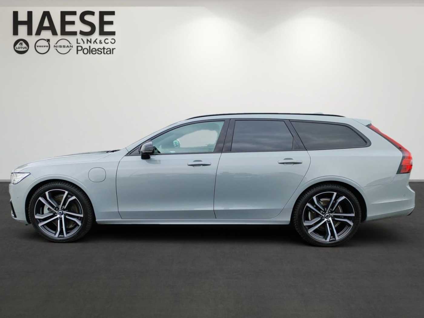 Volvo  T6 Plus Dark Recharge Plug-In Hybrid AWD EU6