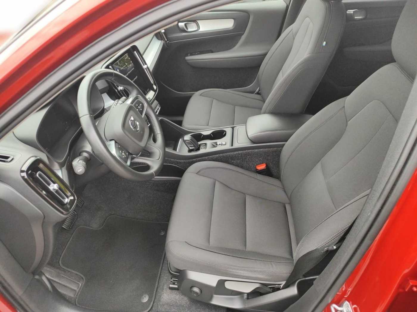 Volvo  T3 EU6d Momentum Pro 2WD AHK Navi Digitales