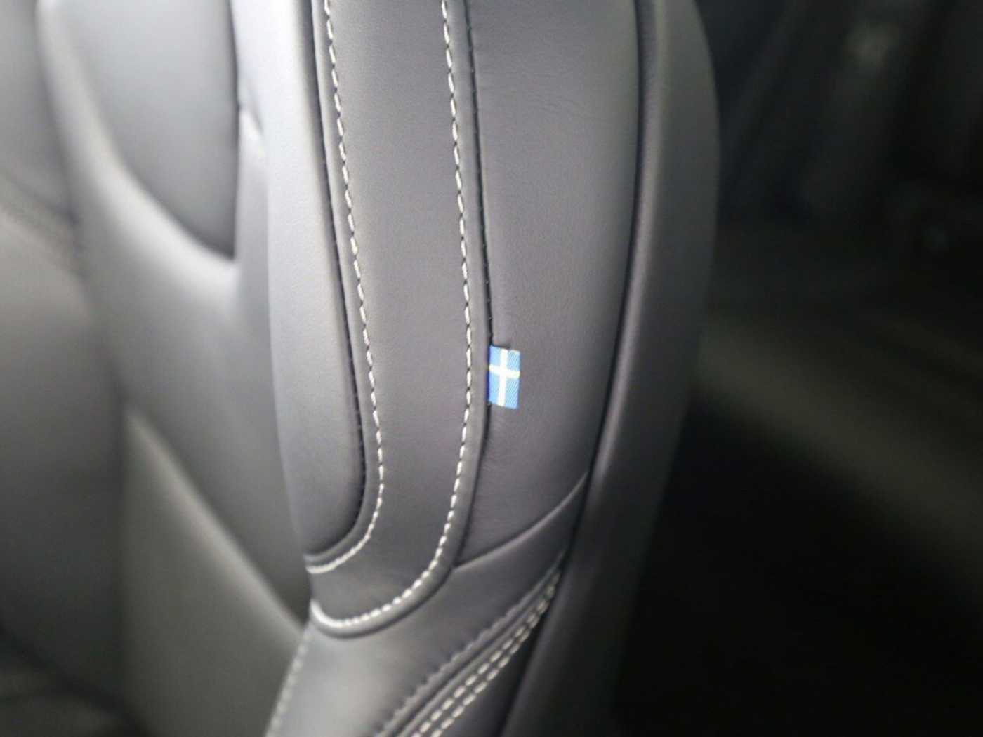 Volvo  T8 Plus Black Edition Recharge Plug-In Hybr