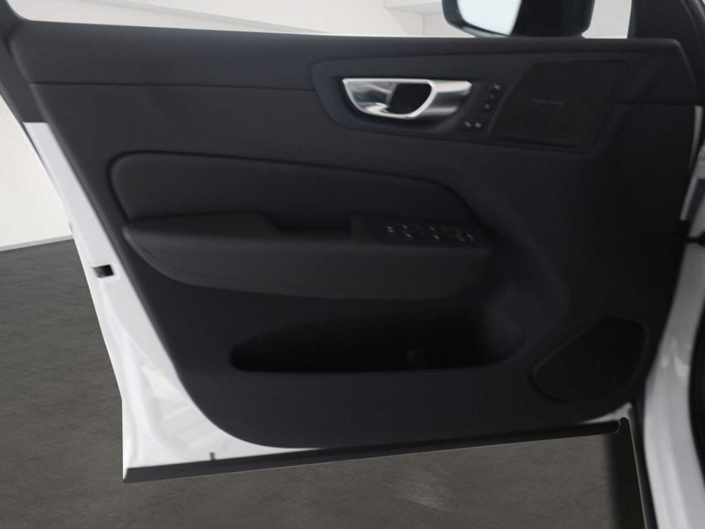 Volvo  T6 Plus Dark Recharge Plug-In Hybrid AWD EU