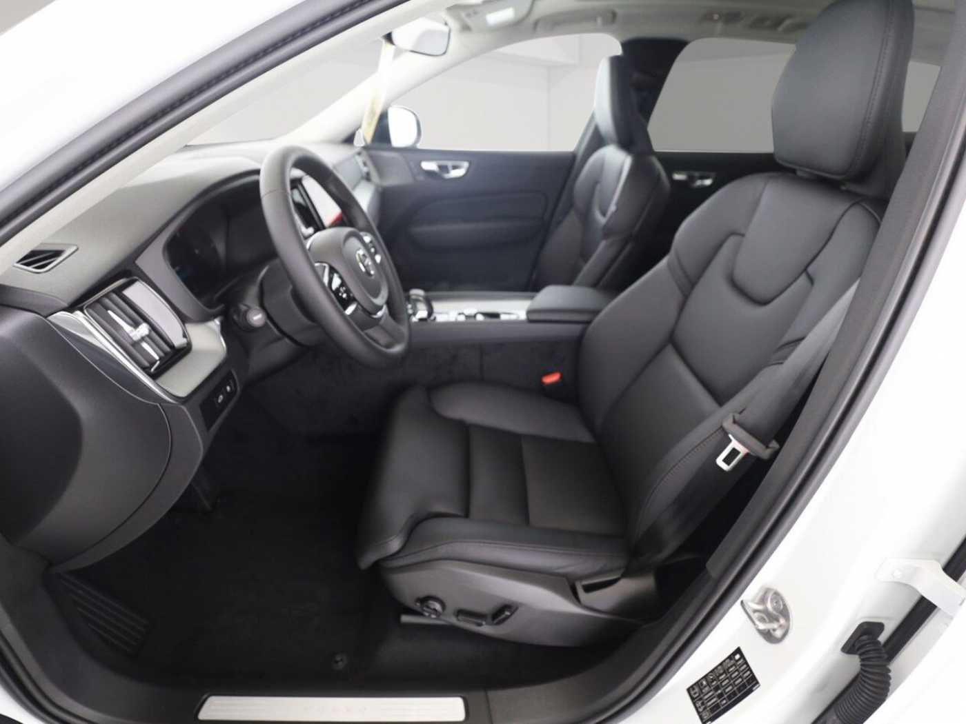 Volvo  T6 Plus Dark Recharge Plug-In Hybrid AWD EU