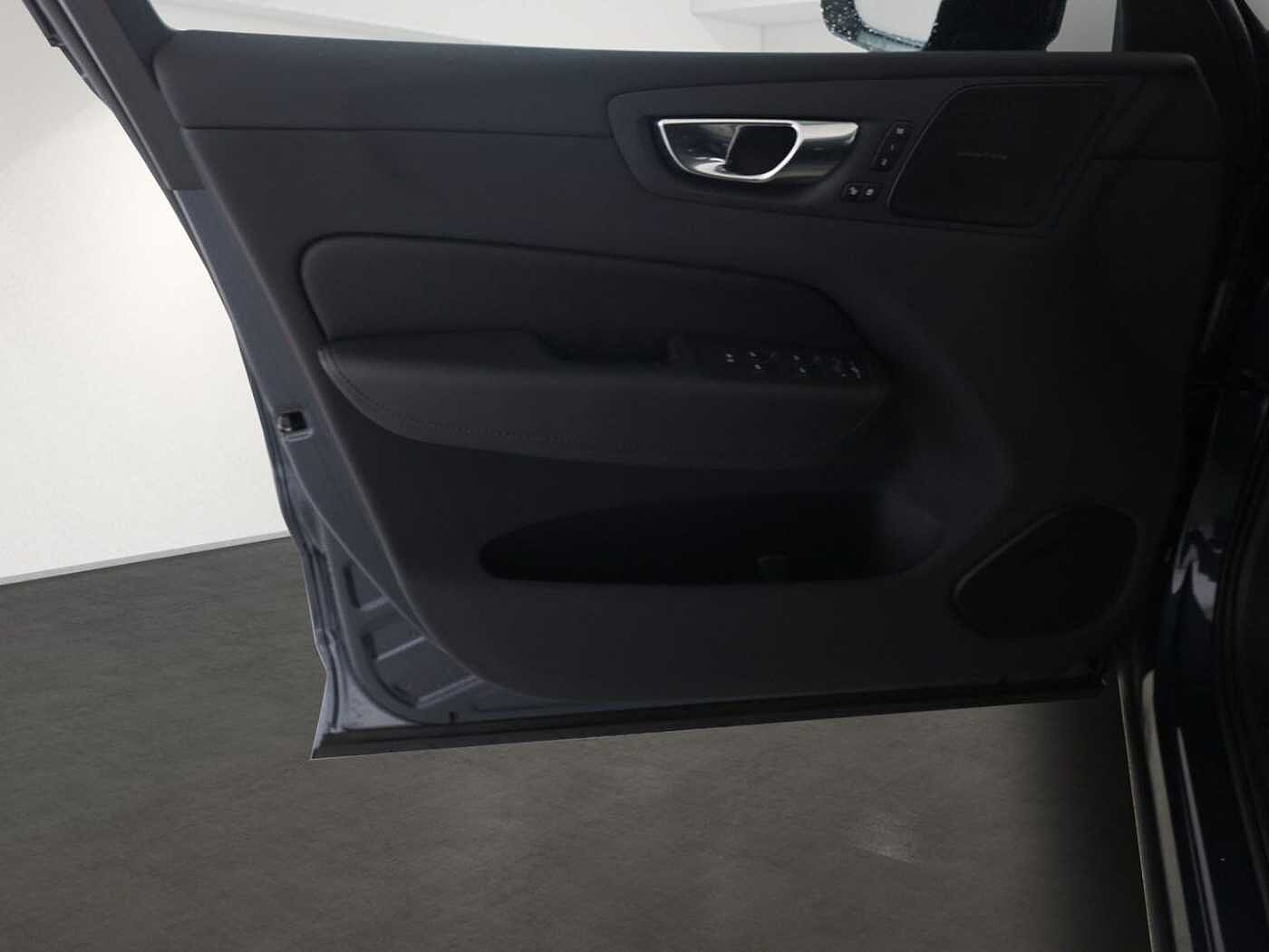Volvo  T6 Plus Dark Recharge Plug-In Hybrid AWD EU