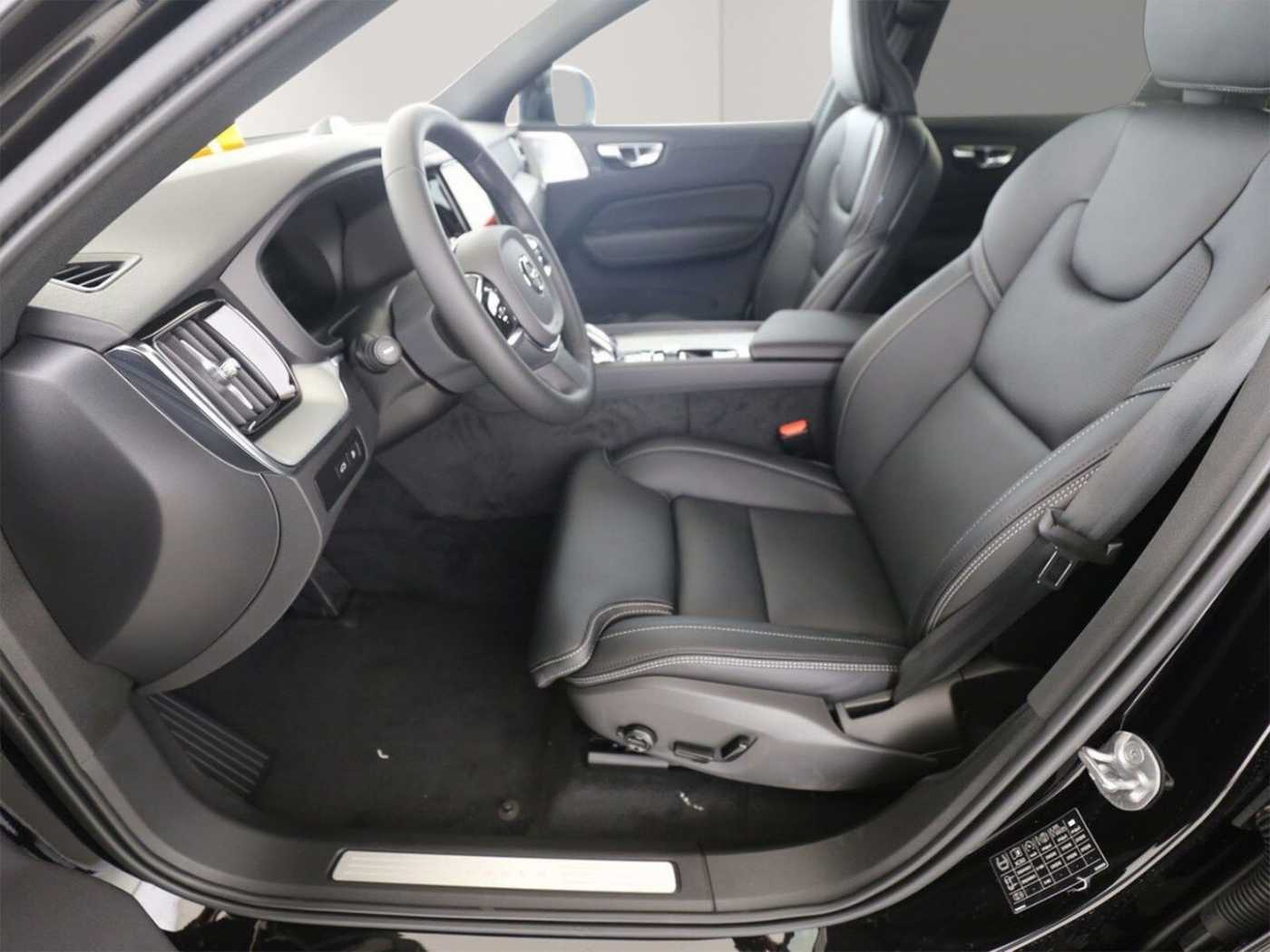 Volvo  Plus Black Edition Plug-In Hybrid AWD T6 Tw