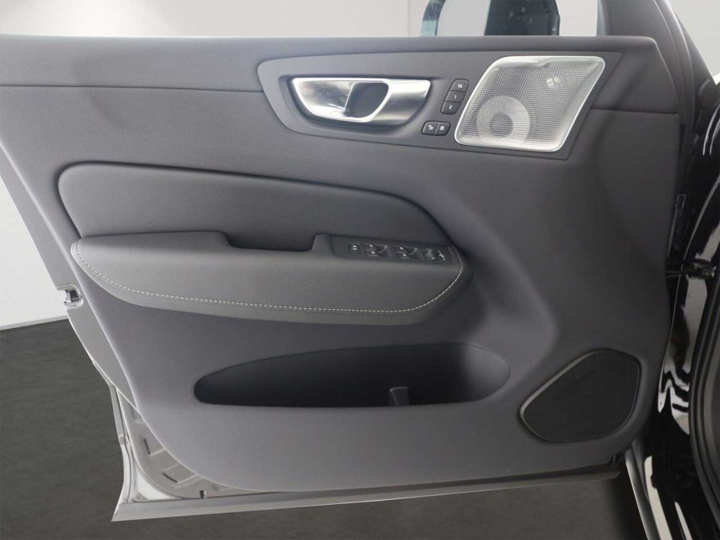Volvo  Plus Black Edition Plug-In Hybrid AWD T6 Tw