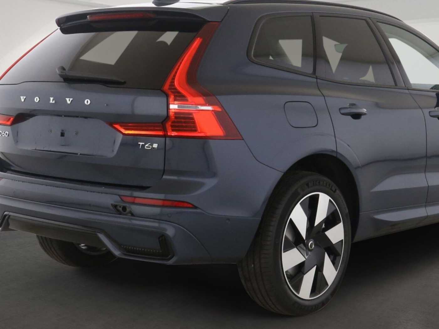 Volvo  T6 Plus Dark Recharge Plug-In Hybrid AWD EU