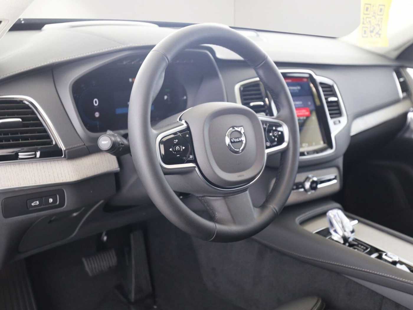 Volvo  T8 Ultra Dark Recharge Plug-In Hybrid AWD E