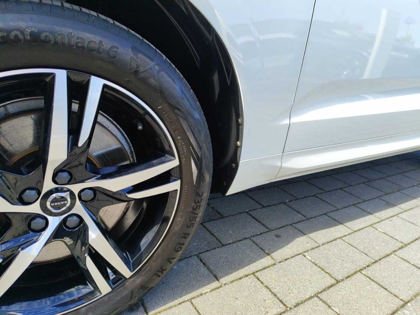 Volvo  B5 Diesel EU6d R Design AWD AD StandHZG Nav