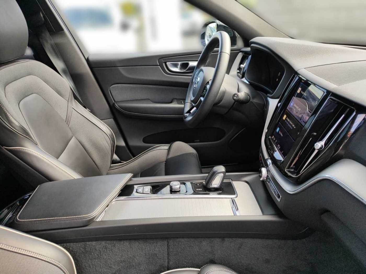 Volvo  B5 Diesel EU6d R Design AWD AD StandHZG Nav