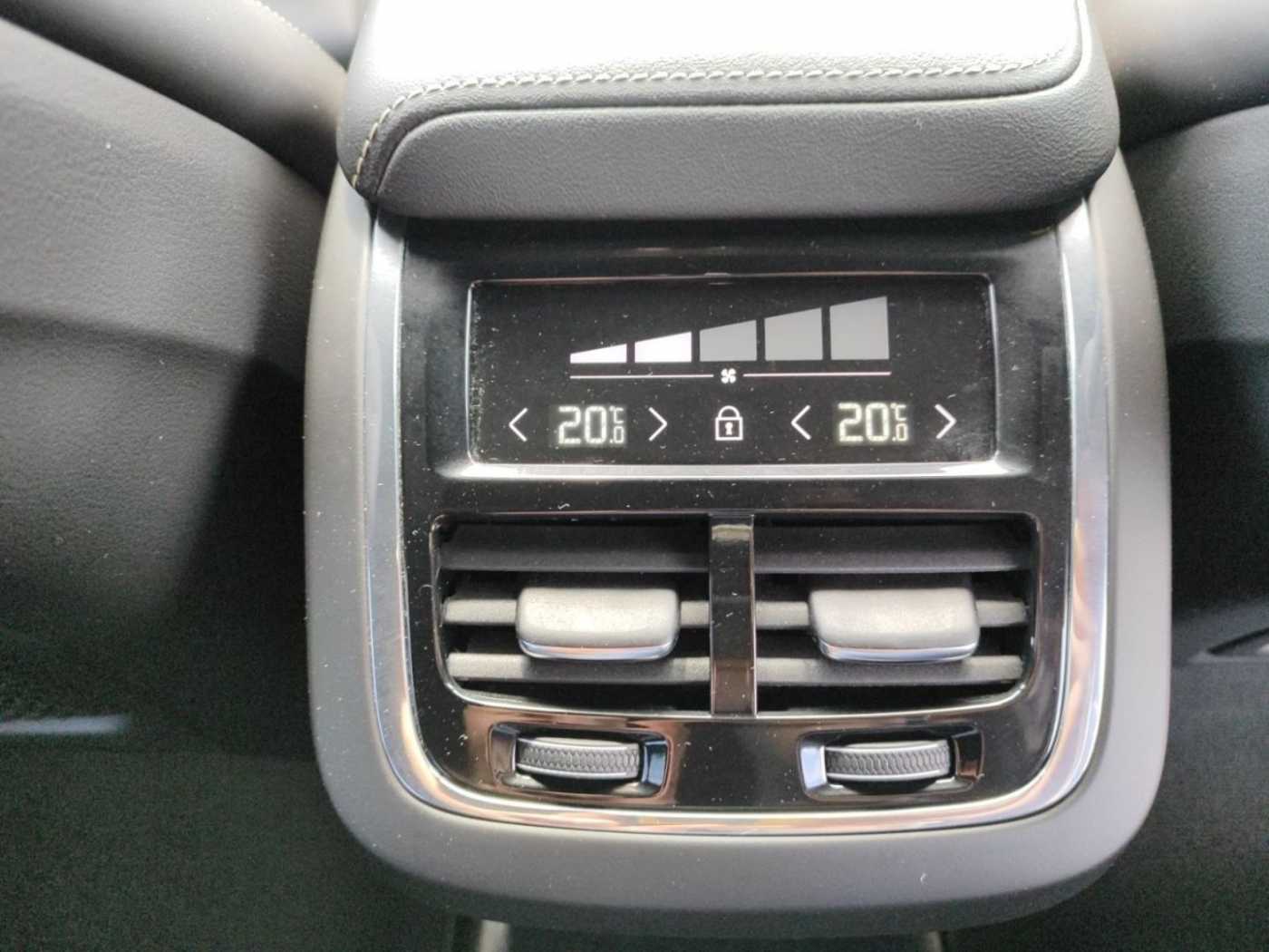 Volvo  B5 Diesel EU6d R Design AWD AD StandHZG Nav