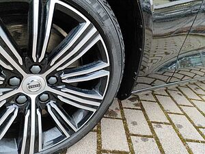 Volvo  Recharge T6 AWD Plug-In Hybrid Plus Dark Hea