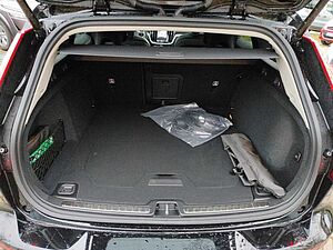 Volvo  Recharge T6 AWD Plug-In Hybrid Plus Dark Hea