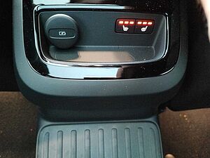 Volvo  Recharge T6 AWD Plug-In Hybrid Plus Dark Hea