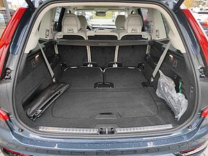 Volvo  Recharge T8 AWD Plug-In-Hybrid Ultra Dark *