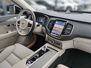 Volvo  Recharge T8 AWD Plug-In-Hybrid Ultra Dark *