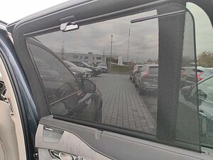 Volvo  Recharge T8 AWD Plug-In-Hybrid Ultra Dark *