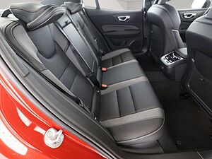 Volvo  Ultimate Dark AWD B5 EU6d HUD StandHZG AHK L