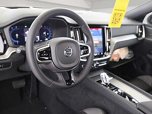 Volvo  Ultimate Dark AWD B5 EU6d HUD StandHZG AHK L