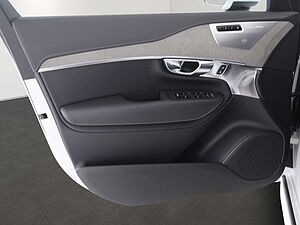 Volvo  T8 Ultra Bright Recharge Plug-In Hybrid AWD