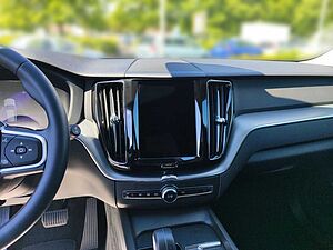 Volvo  B4 Benzin EU6d Momentum Digitales Cockpit S