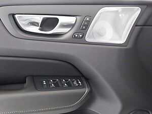 Volvo  T8 Ultra Dark Recharge Plug-In Hybrid AWD E
