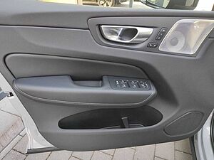 Volvo  T8 Ultra Dark Recharge Plug-In Hybrid AWD E
