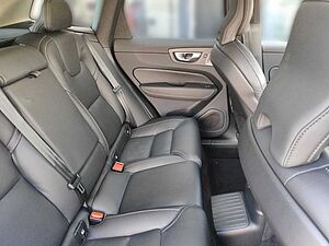 Volvo  T8 Ultra Dark Recharge Plug-In Hybrid AWD E