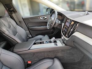 Volvo  T8 Ultra Dark Recharge Plug-In Hybrid AWD E