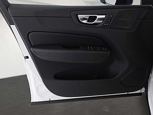 Volvo  T8 Ultra Dark Recharge Plug-In Hybrid AWD E