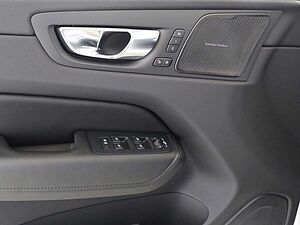 Volvo  T8 Ultra Dark Recharge Plug-In Hybrid AWD E
