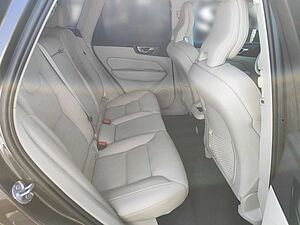 Volvo  B4 Diesel EU6d Plus Bright AWD AHK Navi Led