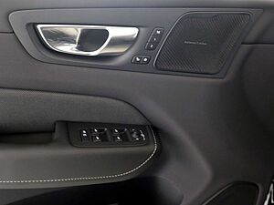 Volvo  T6 Plus Black Edition Recharge Plug-In Hybr