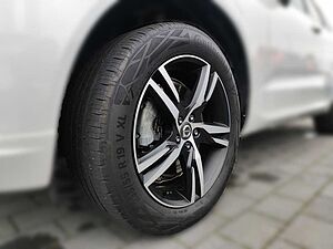 Volvo  B5 Diesel EU6d R Design AWD HUD Navi Leder