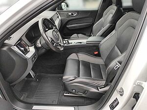 Volvo  B5 Diesel EU6d R Design AWD HUD Navi Leder