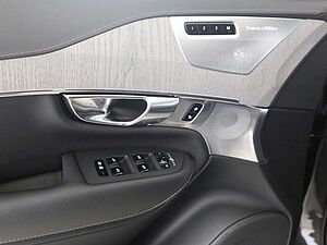 Volvo  Ultra Dark Plug-In Hybrid AWD T8 Twin Engin