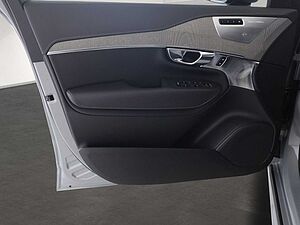 Volvo  T8 Ultra Dark Recharge Plug-In Hybrid AWD E