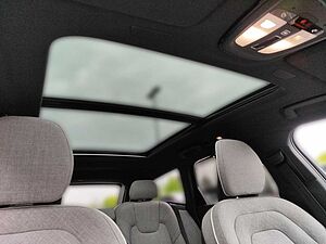 Volvo  T6 Plus Dark Recharge Plug-In Hybrid AWD EU6