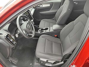 Volvo  T3 EU6d Momentum Pro 2WD AHK Navi Digitales
