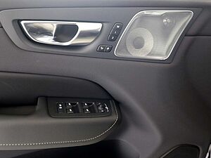 Volvo  T8 Plus Black Edition Recharge Plug-In Hybr