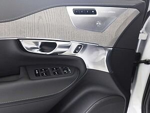 Volvo  T8 Ultra Dark Recharge Plug-In Hybrid AWD E