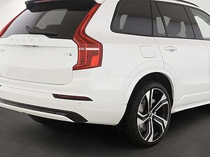 Volvo  T8 Ultra Dark Recharge Plug-In Hybrid AWD E