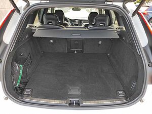 Volvo  B5 Diesel EU6d R Design AWD AD StandHZG Nav