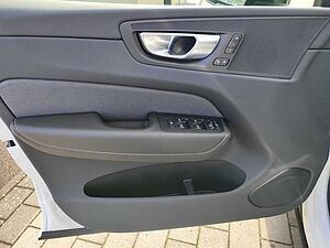 Volvo  B5 Diesel EU6d R Design AWD AD StandHZG Nav