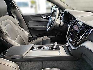 Volvo  B5 Diesel EU6d R Design AWD AD StandHZG Nav