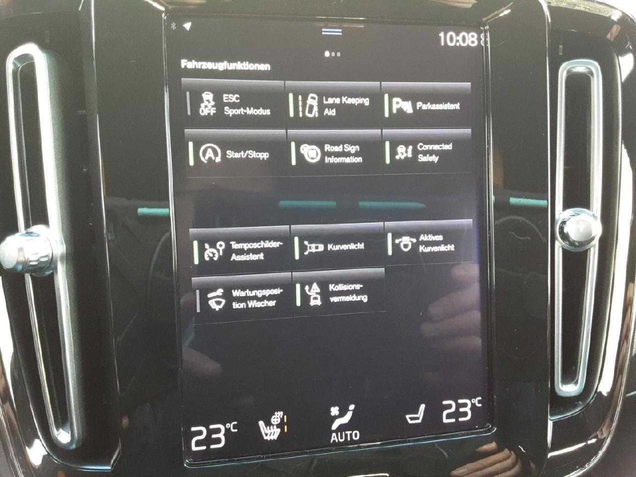 Volvo  R Design 2WD
